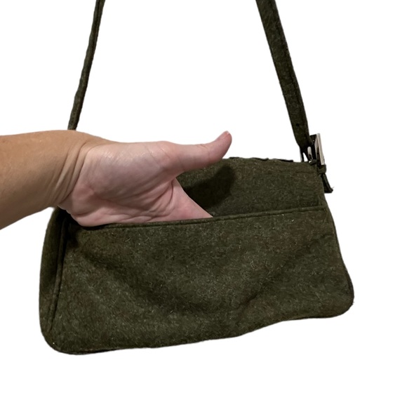 Villager Liz Claiborne Embroidered Small Felt Shoulder Bag - Picture 6 of 16